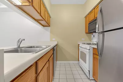 1126 Regency Drive, Schaumburg, IL 60193 - Photo 9
