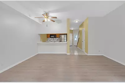 1126 Regency Drive, Schaumburg, IL 60193 - Photo 7