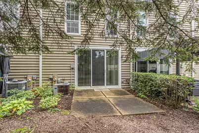 1126 Regency Drive, Schaumburg, IL 60193 - Photo 25