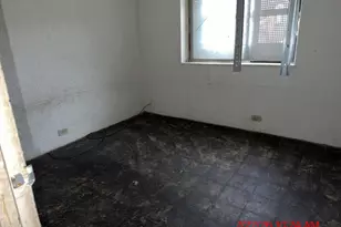 9126 S Buffalo Ave, Chicago, IL 60617 - Photo 7