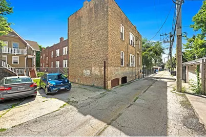 2838 N Albany Avenue, Chicago, IL 60618 - Photo 3