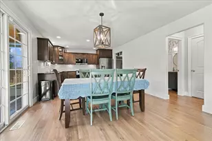 1403 Kickapoo Creek Rd, Bloomington, IL 61705 - Photo 9