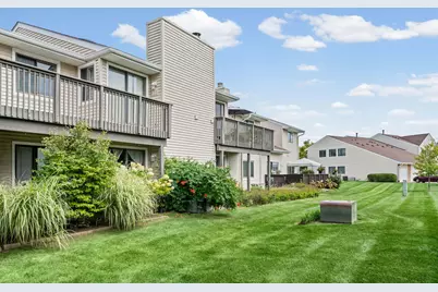 133 Autumn Court #133, Buffalo Grove, IL 60089 - Photo 3