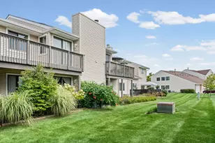 133 Autumn Ct, Buffalo Grove, IL 60089 - Photo 3