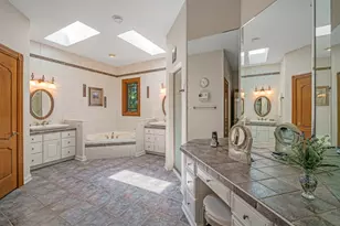 24092 W Old Oak Dr, Mundelein, IL 60060 - Photo 21