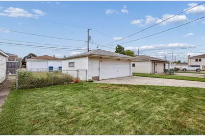 648 Escanaba Avenue, Calumet City, IL 60409 - Photo 19