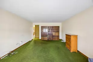 648 Escanaba Ave, Calumet City, IL 60409 - Photo 9