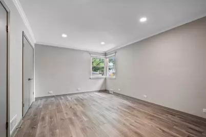 3001 W Chase Avenue, Chicago, IL 60645 - Photo 17