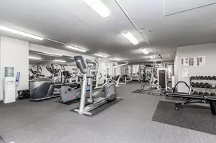 21 W Chestnut St, Chicago, IL 60610 - Photo 15