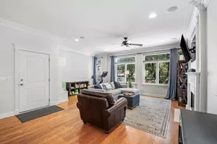 3340 N Damen Ave, Chicago, IL 60618 - Photo 3