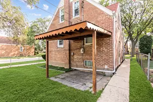 3354 N Paris Ave, Chicago, IL 60634 - Photo 13