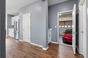 3617 Emerald Rd, Elgin, IL 60124 - Photo 17