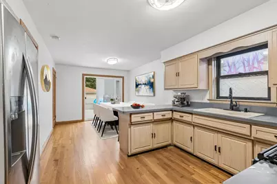 10513 S Avenue E, Chicago, IL 60617 - Photo 3
