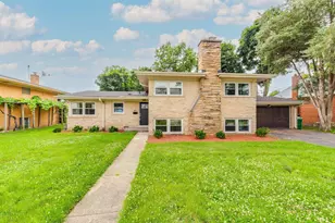 2913 W Sibley St, Park Ridge, IL 60068 - Photo 1