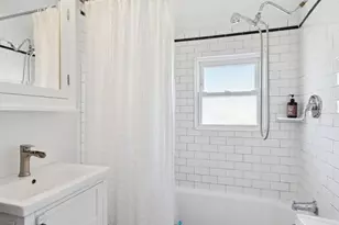 1610 W Carmen Ave, Chicago, IL 60640 - Photo 13