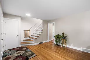 1119 Country Ln, Deerfield, IL 60015 - Photo 3