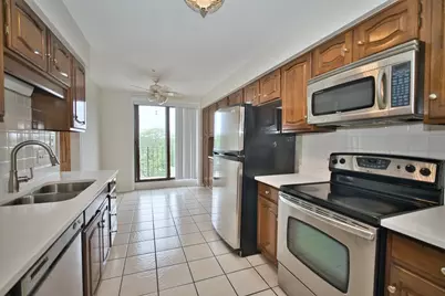 7601 Lincoln Avenue #502, Skokie, IL 60077 - Photo 11
