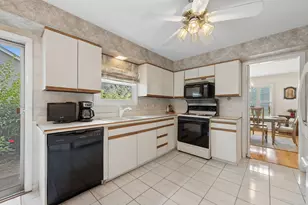 1132 W Mallard Dr, Palatine, IL 60067 - Photo 11
