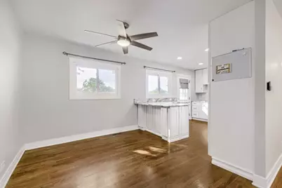 2050 Shepard Road, Hoffman Estates, IL 60169 - Photo 5