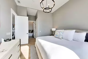 2405 W Iowa St, Chicago, IL 60622 - Photo 13