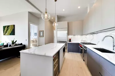 2405 W Iowa Street #402, Chicago, IL 60622 - Photo 11