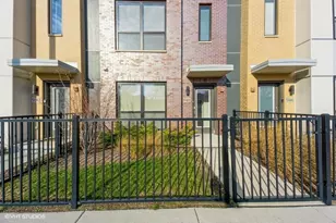 948 Madison St, Oak Park, IL 60302 - Photo 1