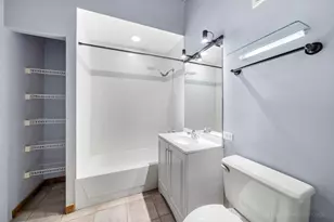 732 S Financial Pl, Chicago, IL 60605 - Photo 15