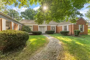 1110 Country Ln, Champaign, IL 61821 - Photo 3