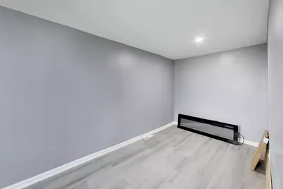 9549 S Calumet Avenue, Chicago, IL 60628 - Photo 11