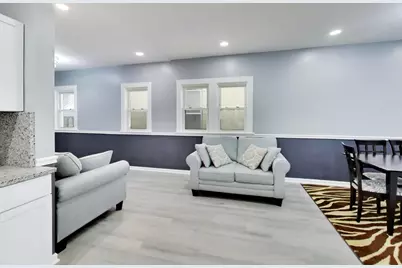 9549 S Calumet Avenue, Chicago, IL 60628 - Photo 5