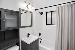 810 W Lakeside Pl, Chicago, IL 60640 - Photo 17