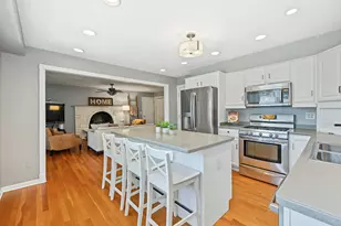26W530 Prairie Ave, Winfield, IL 60190 - Photo 13