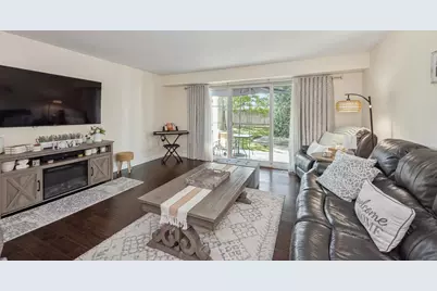112 Carriage Way Drive #110A, Burr Ridge, IL 60527 - Photo 9