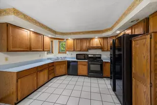 431 Ashelford Ct, Byron, IL 61010 - Photo 7