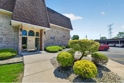 3235 S Manor Drive #104, Lansing, IL 60438 - Photo 3