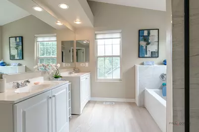 124 Carmella Drive, Crystal Lake, IL 60012 - Photo 17