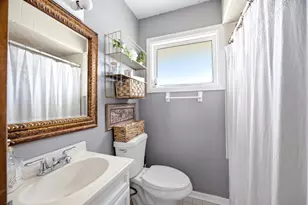 724 Hastings St, Elgin, IL 60120 - Photo 9