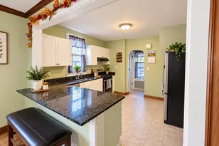 531 Forest Ave, Aurora, IL 60505 - Photo 3