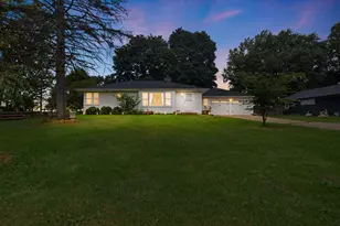 40W754 Route 64 Hwy, Wasco, IL 60183 - Photo 17