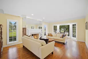 4 S Wynstone Dr, North Barrington, IL 60010 - Photo 7