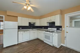 1762 W Highland Ave, Chicago, IL 60660 - Photo 5