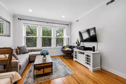2152 W Ainslie Street #D3, Chicago, IL 60625 - Photo 3