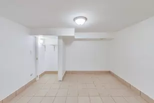 1138 W Addison St, Chicago, IL 60613 - Photo 19