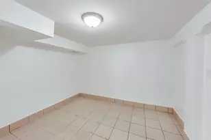 1138 W Addison St, Chicago, IL 60613 - Photo 21