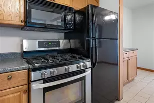 1243 Westchester Dr, Hanover Park, IL 60133 - Photo 9