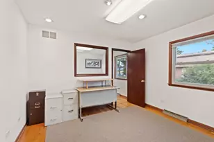 123 Ogden Ave, Clarendon Hills, IL 60514 - Photo 5