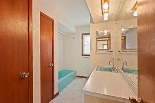 123 Ogden Ave, Clarendon Hills, IL 60514 - Photo 31