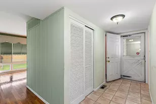 435 Kingman Ln, Hoffman Estates, IL 60169 - Photo 9