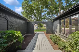 1695 Overland Trail, Deerfield, IL 60015 - Photo 3