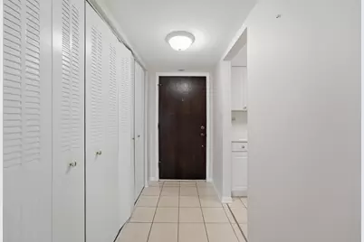 512 Redondo Drive #509, Downers Grove, IL 60516 - Photo 5
